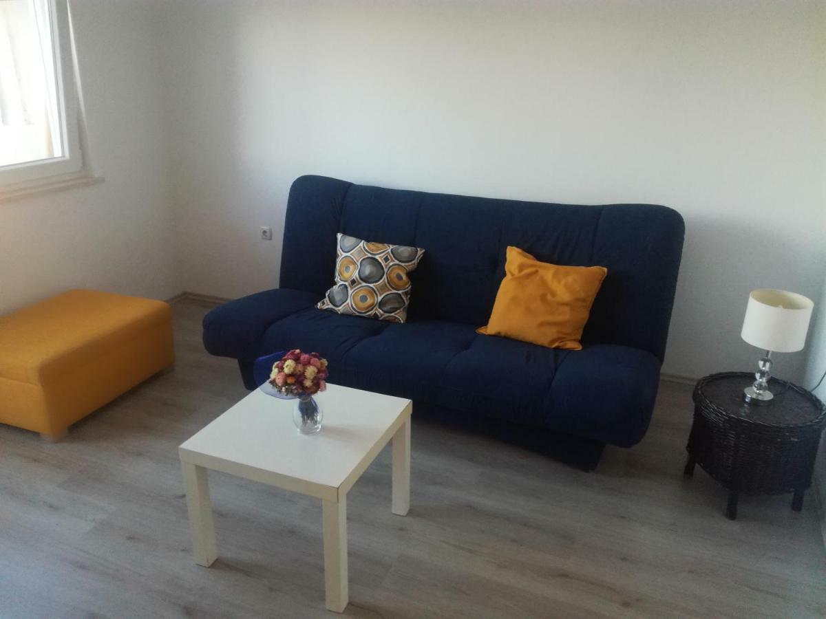 Apartment Niki Pula