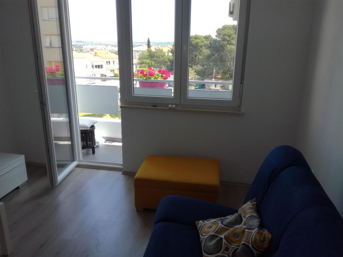 Apartment Niki Pula